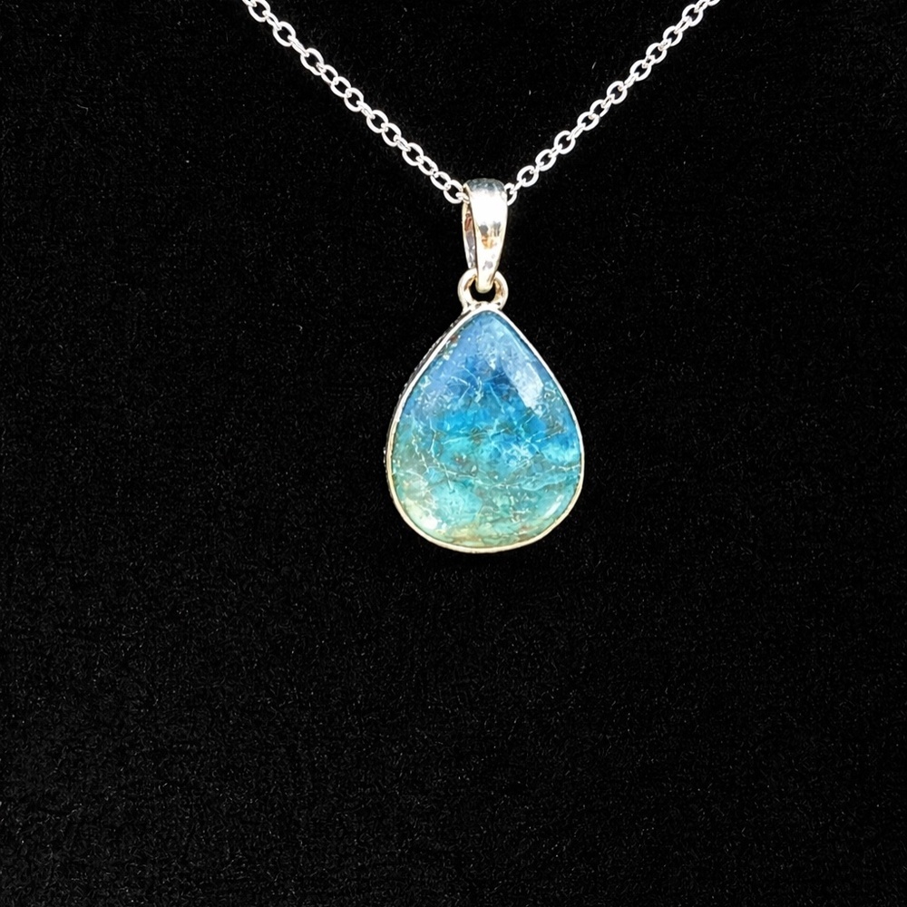 Elegant 925 silver Shattukite Teardrop Pendant